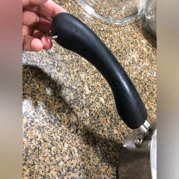 VTG FARBERWARE 1QT SAUCE PAN BLACK HANDLE AND METAL RING - Picture 5 of 7